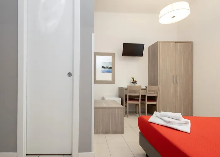 Konukevi San Luigi - Residenza Gemelli Roma