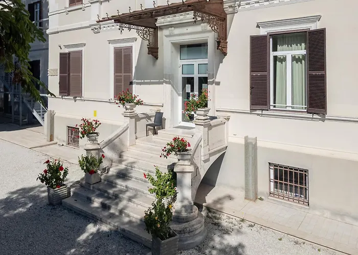 San Luigi - Residenza Gemelli 4*